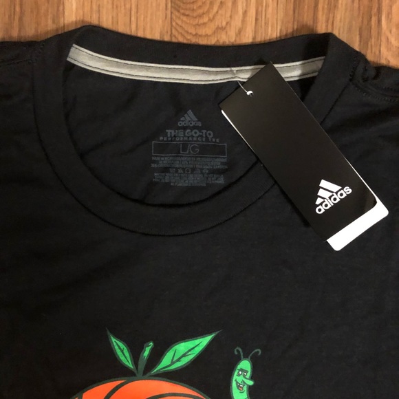 🏀 NWT Adidas Basketball NYC Take A Bite T-Shirt - Picture 5 of 7